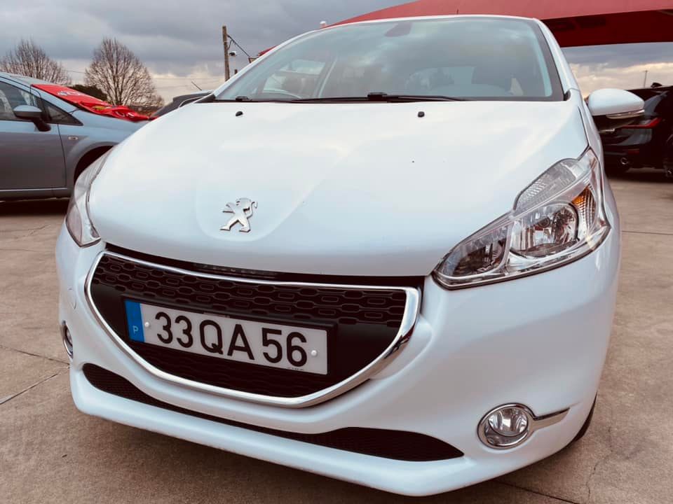 Peugeot 208 1.4HDi 5Lugares