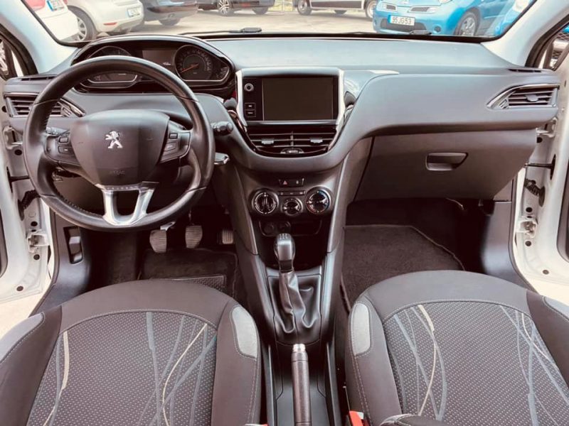 Peugeot 208 1.4HDi 5Lugares