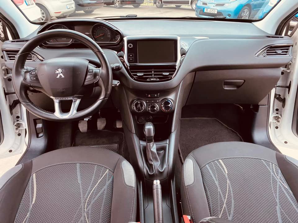 Peugeot 208 1.4HDi 5Lugares
